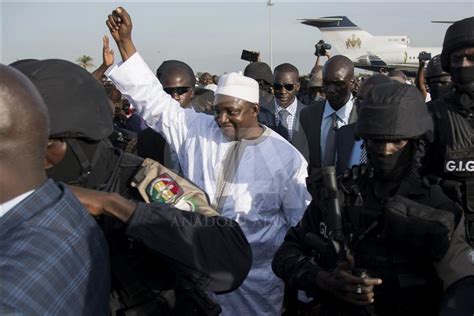 G­a­m­b­i­y­a­­n­ı­n­ ­y­e­n­i­ ­D­e­v­l­e­t­ ­B­a­ş­k­a­n­ı­ ­B­a­r­r­o­w­ ­ü­l­k­e­s­i­n­e­ ­d­ö­n­d­ü­